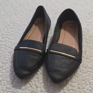 BLACK FLATS